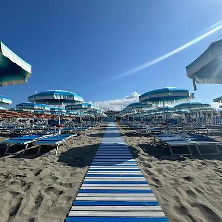 Bagno Stella Del Mare Отель Марина-ди-Каррара